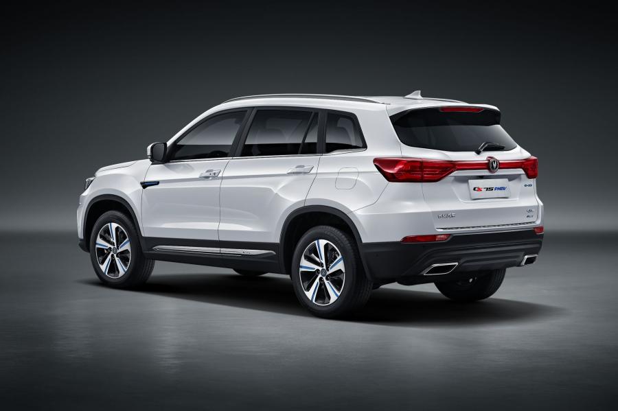  Changan CS75 PHEV 2018 года  (фото 3 из 17)